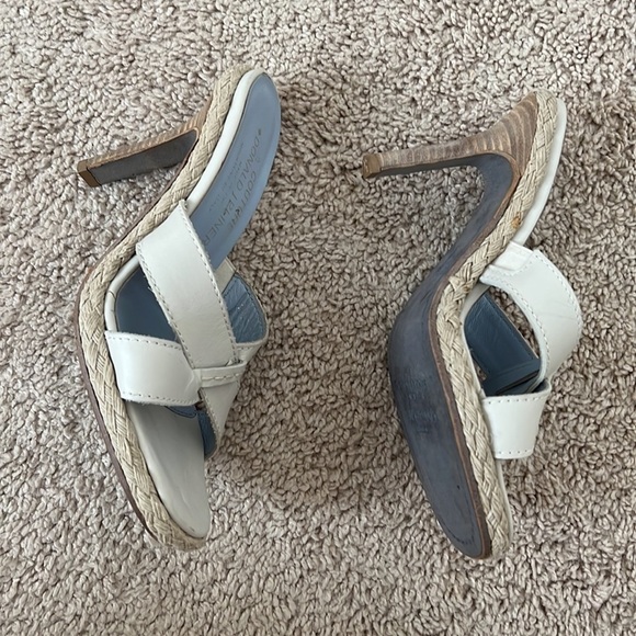 Donald J. Pliner Size 6.5 Off White Dorval Leather Heels - Picture 5 of 8